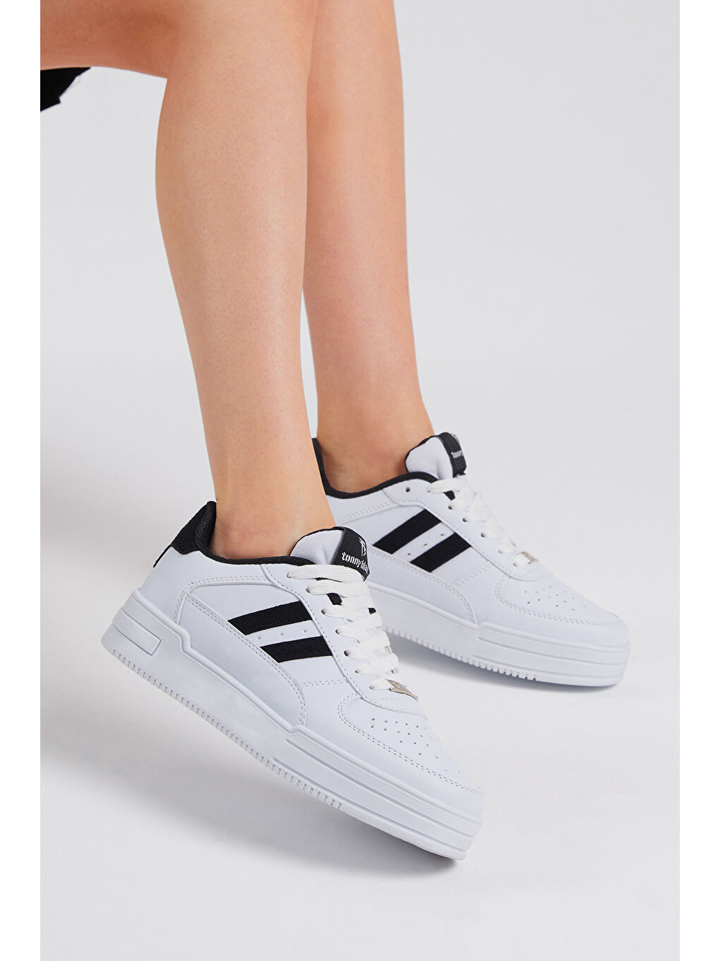 Unisex Beyaz Siyah Termo Taban Yanı Çizgili Bağcıklı Spor Ayakkabı-2