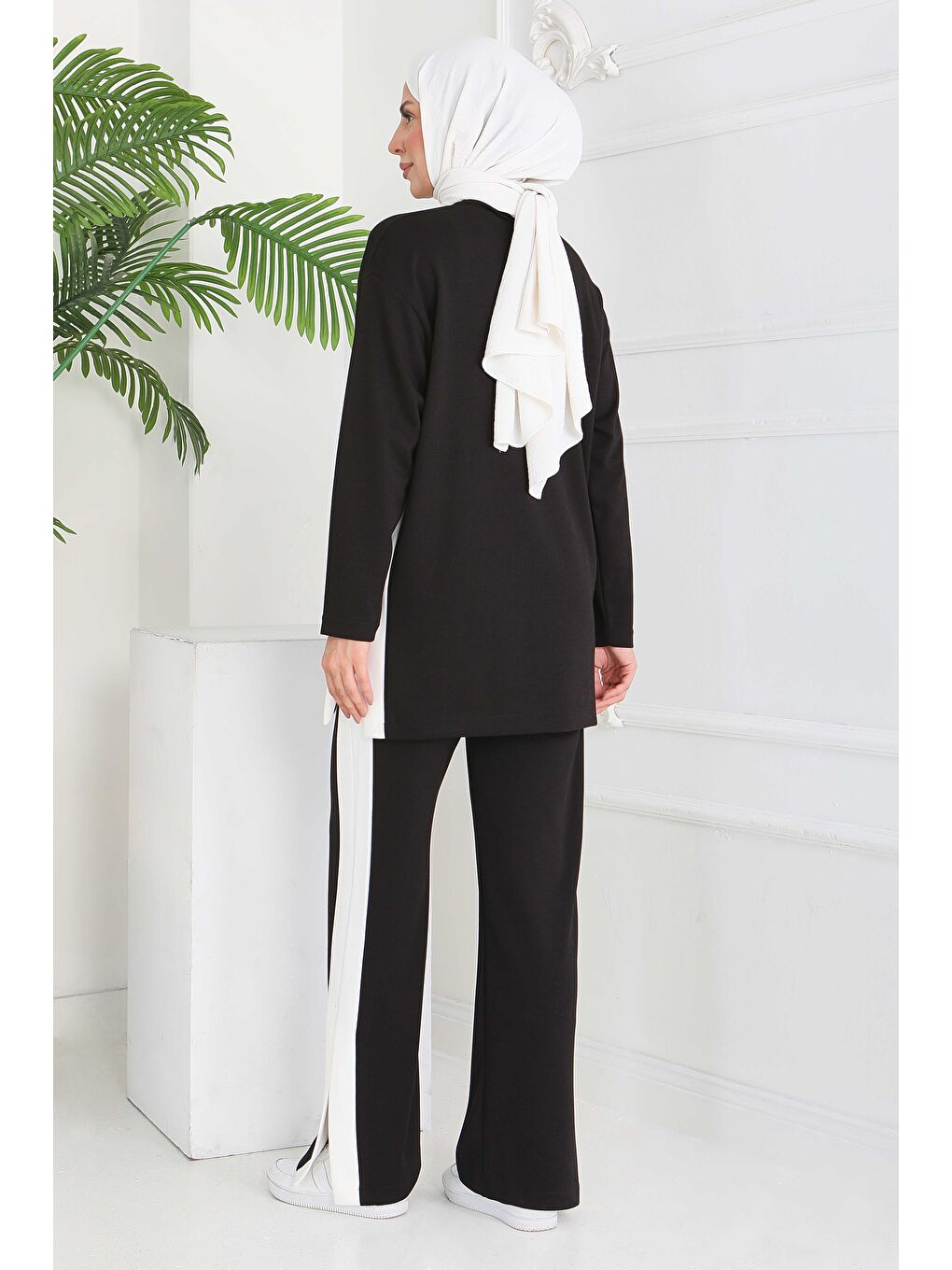 Garnili Yırtmaçlı Modal İkili Takım Siyah - 28012-SIYAH-3
