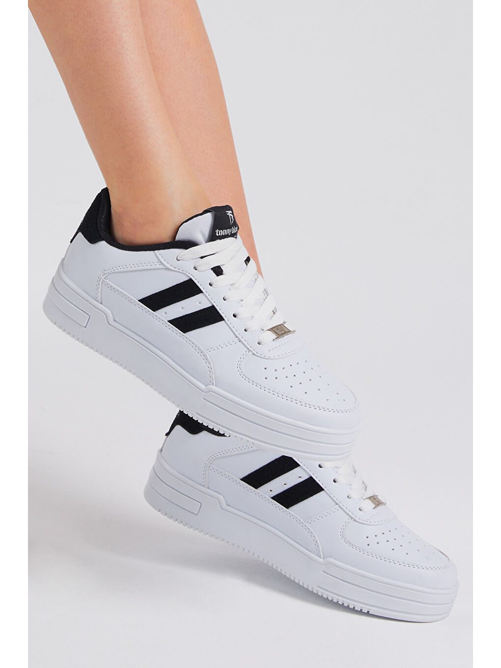 Unisex Beyaz Siyah Termo Taban Yanı Çizgili Bağcıklı Spor Ayakkabı-3