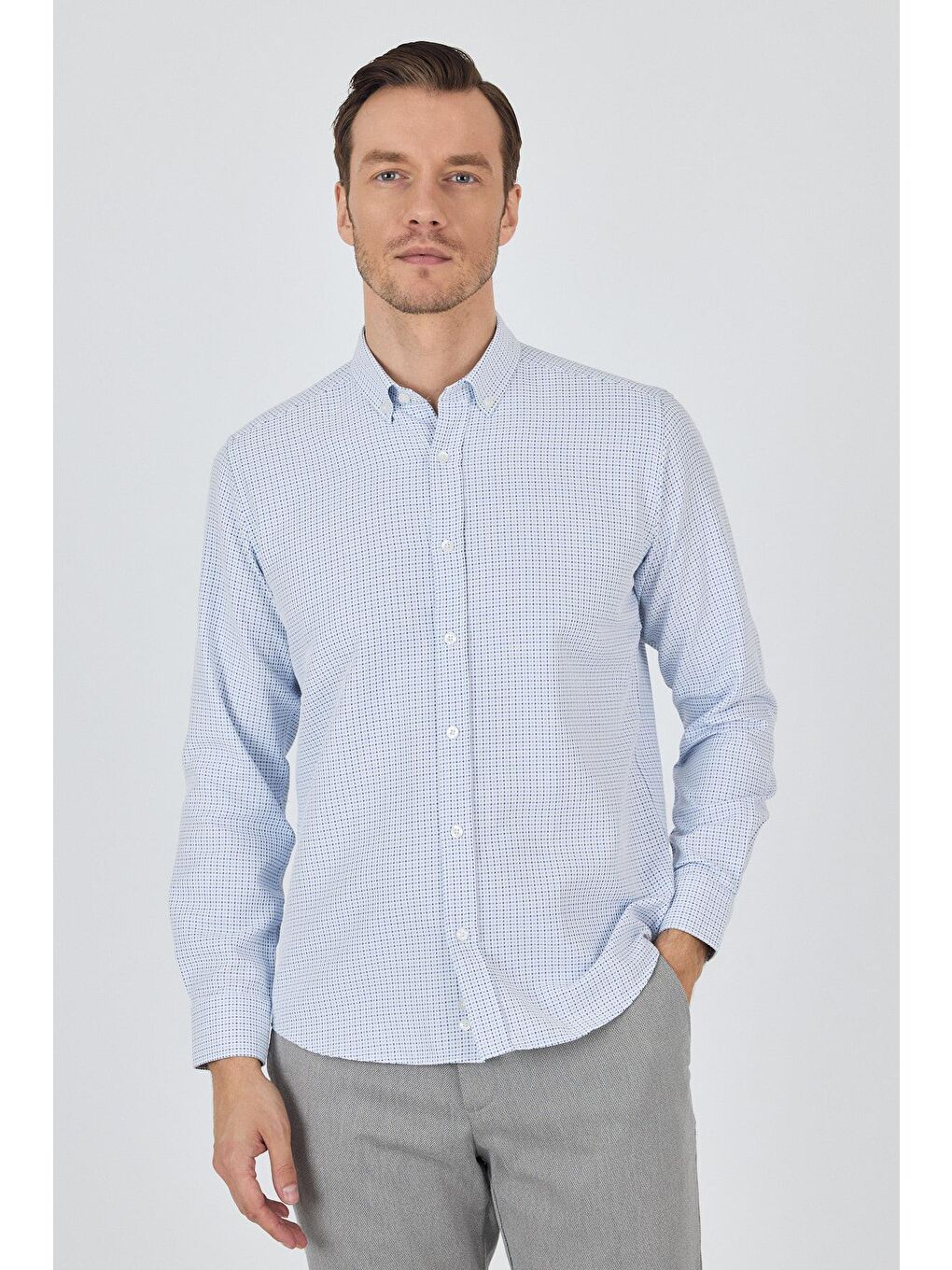 Koyu Mavi Düğmeli Yaka Kendinden Desenli Classic Pamuklu Slim Fit Gömlek 1004250217-1