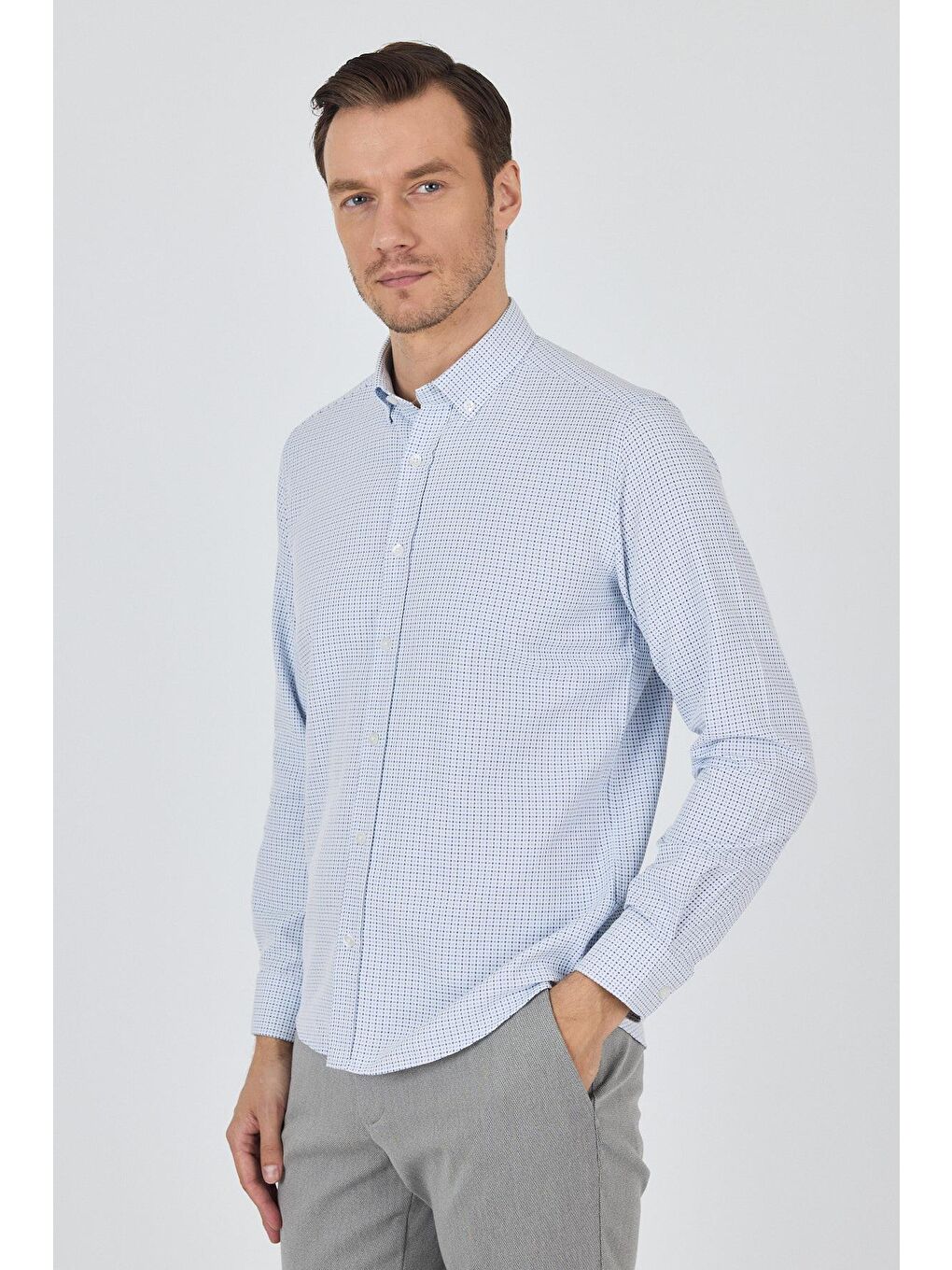 Koyu Mavi Düğmeli Yaka Kendinden Desenli Classic Pamuklu Slim Fit Gömlek 1004250217-3