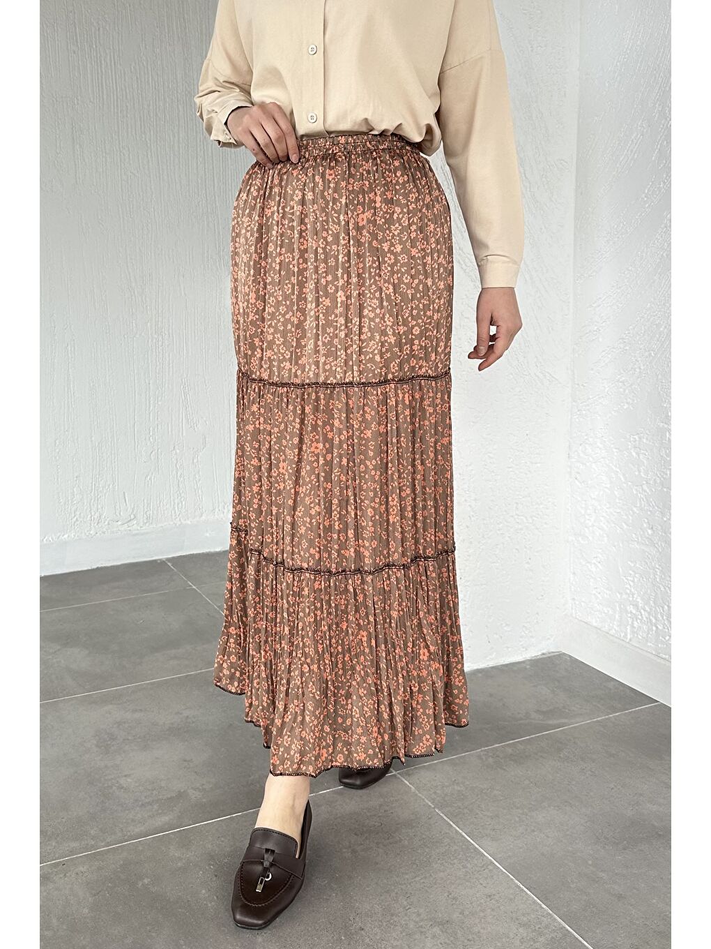 Bej Bel Lastikli Desenli Şifon Tesettür Etek-1