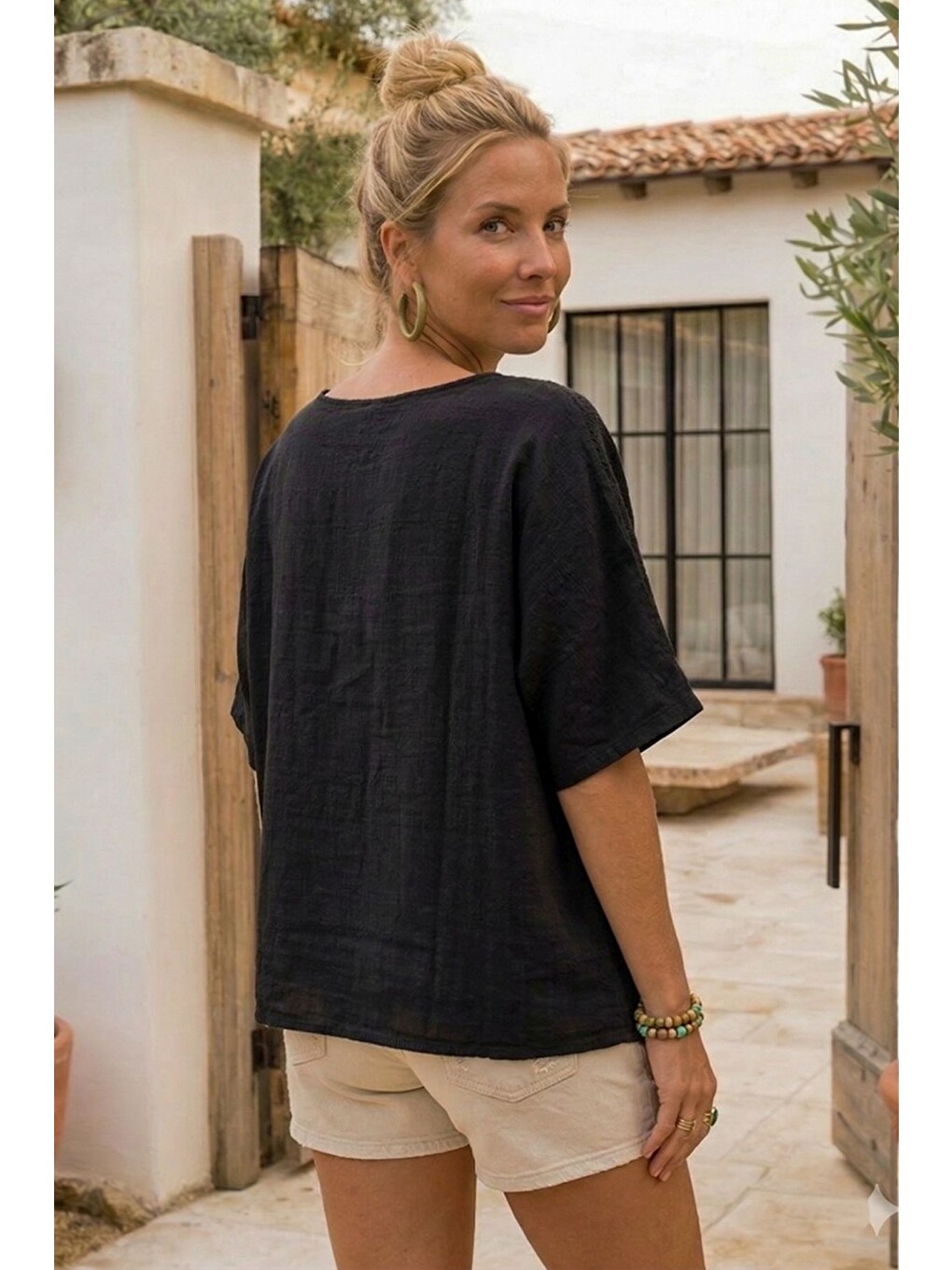 Siyah Havuz Yaka Kısa Kol Cepli Brodeli Asimetrik Casual Keten Görünümlü Oversize Dokuma Bluz 75 67-5