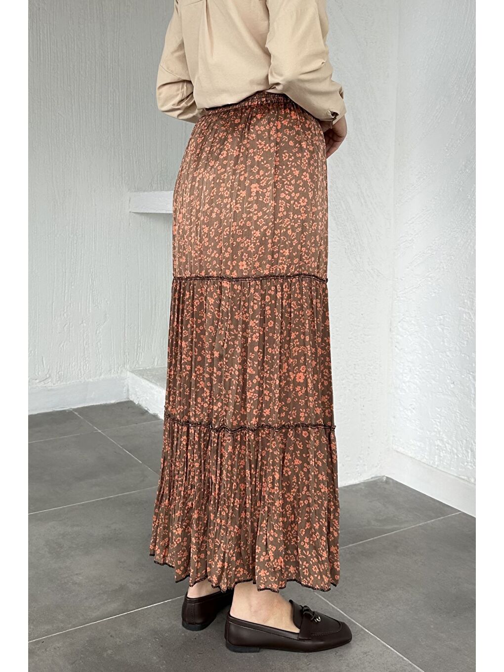 Bej Bel Lastikli Desenli Şifon Tesettür Etek-5