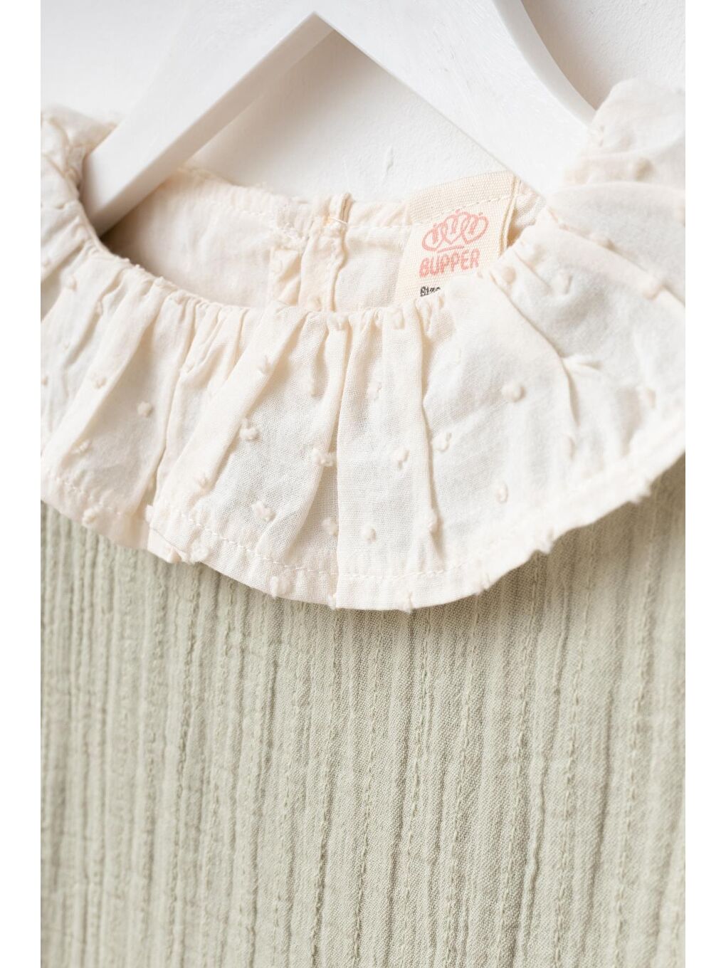 Kız Çocuk Pamuklu Adaçayı Yeşili Dantelli Fırfırlı 3'Lü Takım - Yelek Bluz Pantolon-4