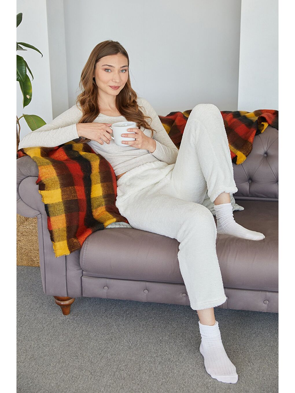 Ekru Beli Lastikli Pelüş Pijama Altı