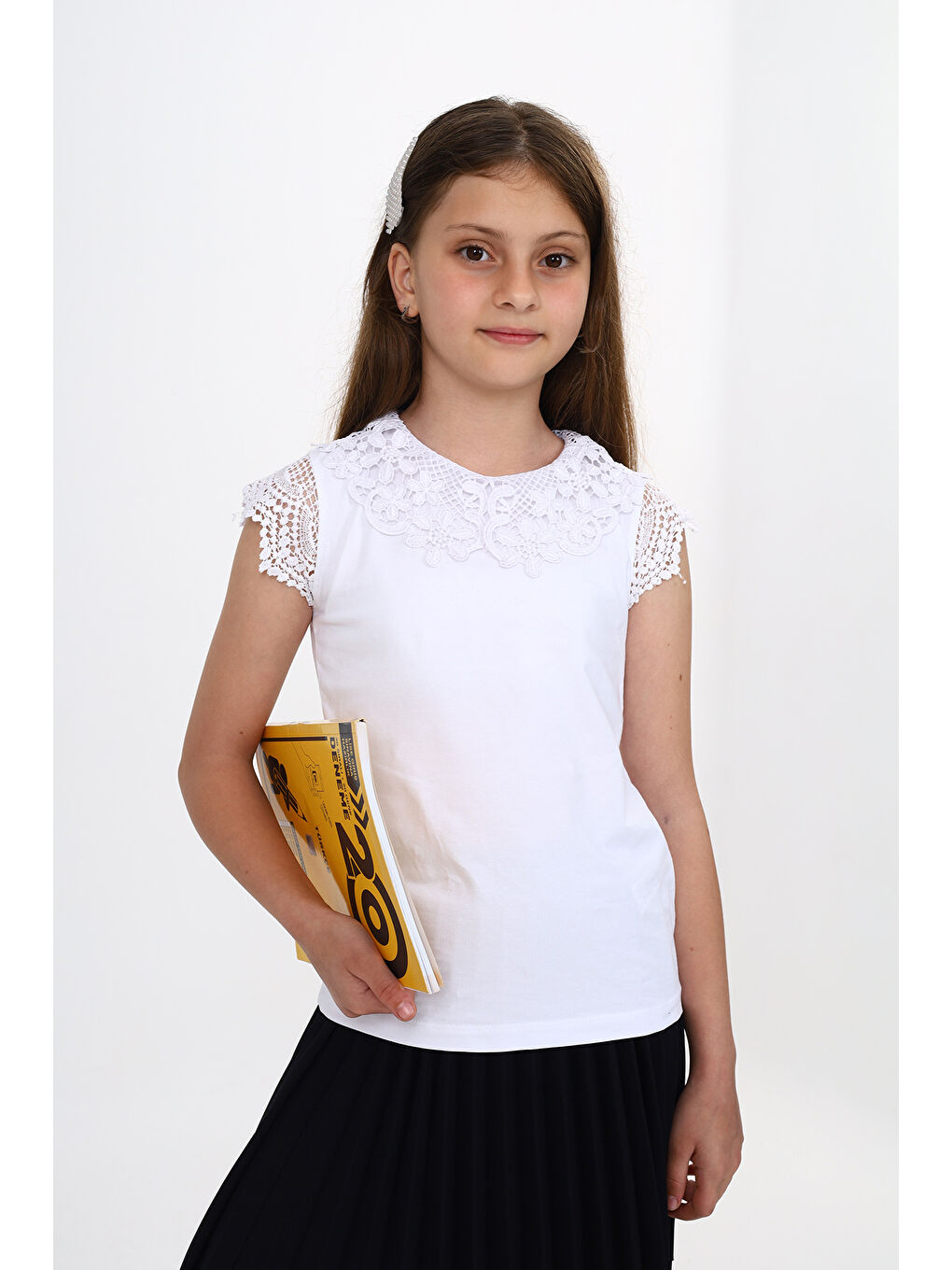 Beyaz Kız Çocuk Okul Tişört-1