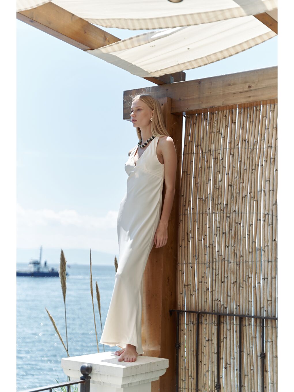 Guilia Dekolteli Uzun Ekru Saten Elbise-3