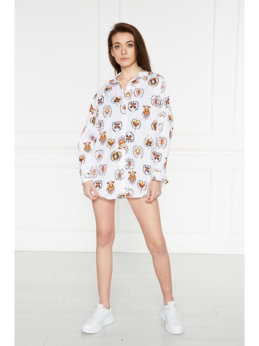 Beyaz Kadın Oversize Renkli Desenli Uzun Basic Gömlek-1