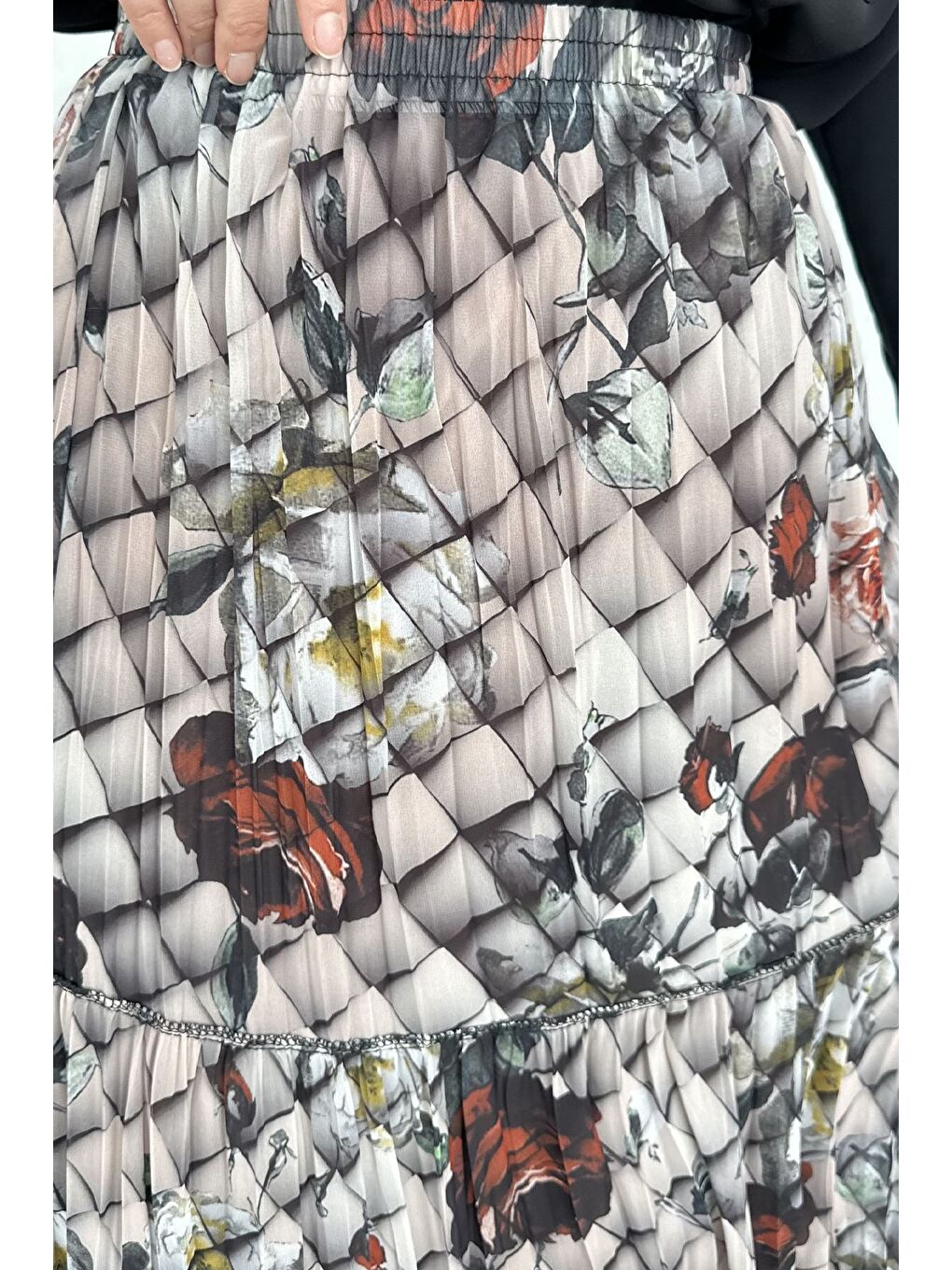 Bej Bel Lastikli Desenli Şifon Tesettür Etek-6