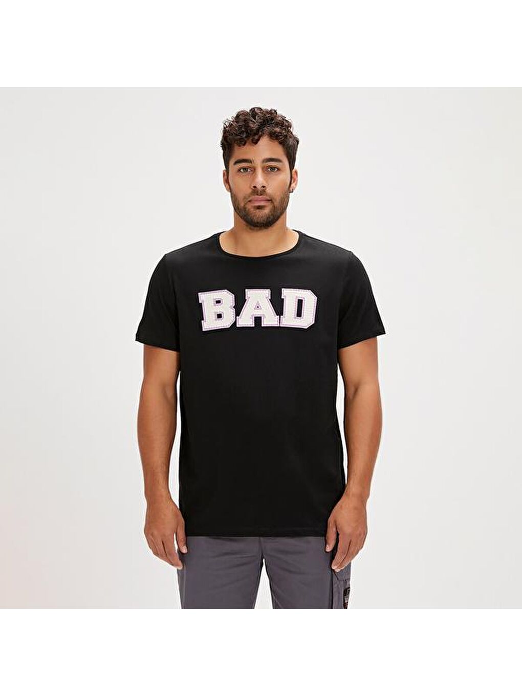 Felt Erkek Siyah Yuvarlak Yaka Tişört-1