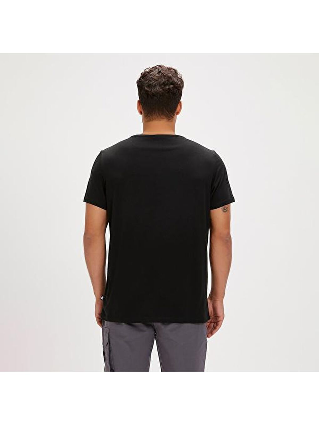 Felt Erkek Siyah Yuvarlak Yaka Tişört-2