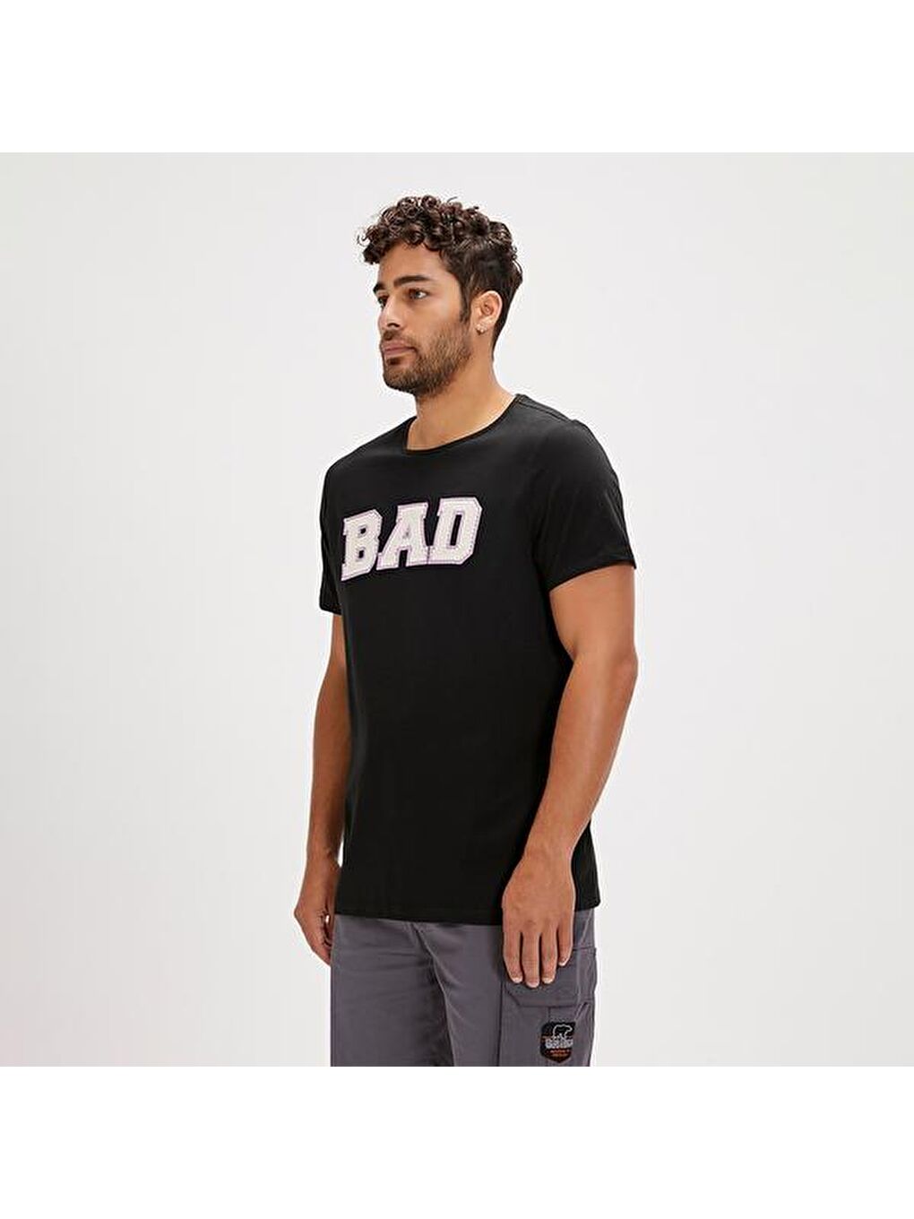 Felt Erkek Siyah Yuvarlak Yaka Tişört-3