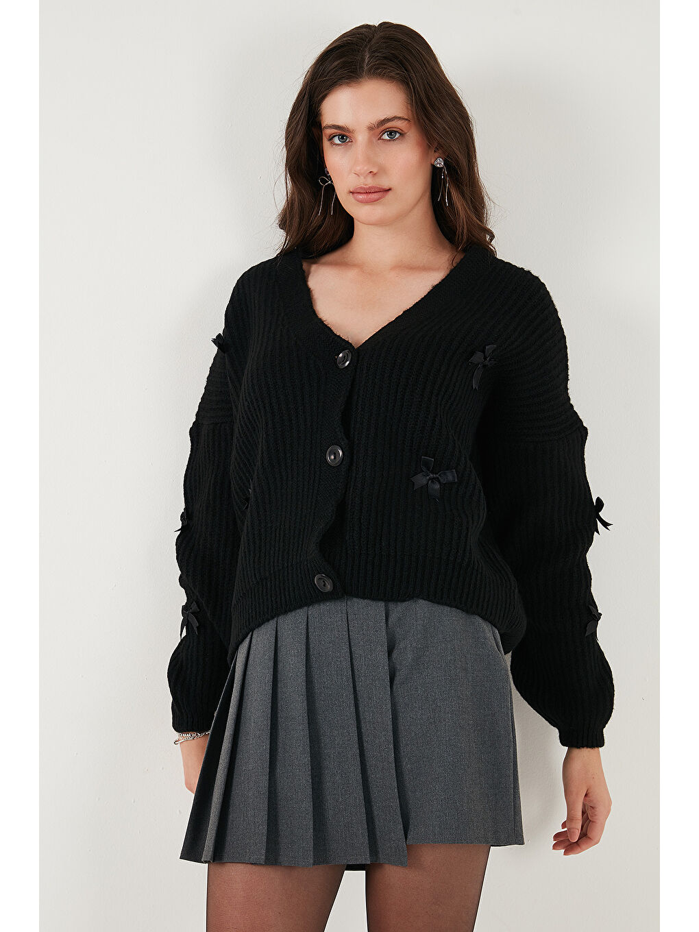 Siyah Oversize Fit V Yaka Fiyonk Detaylı Düğmeli Hırka 4615577-5