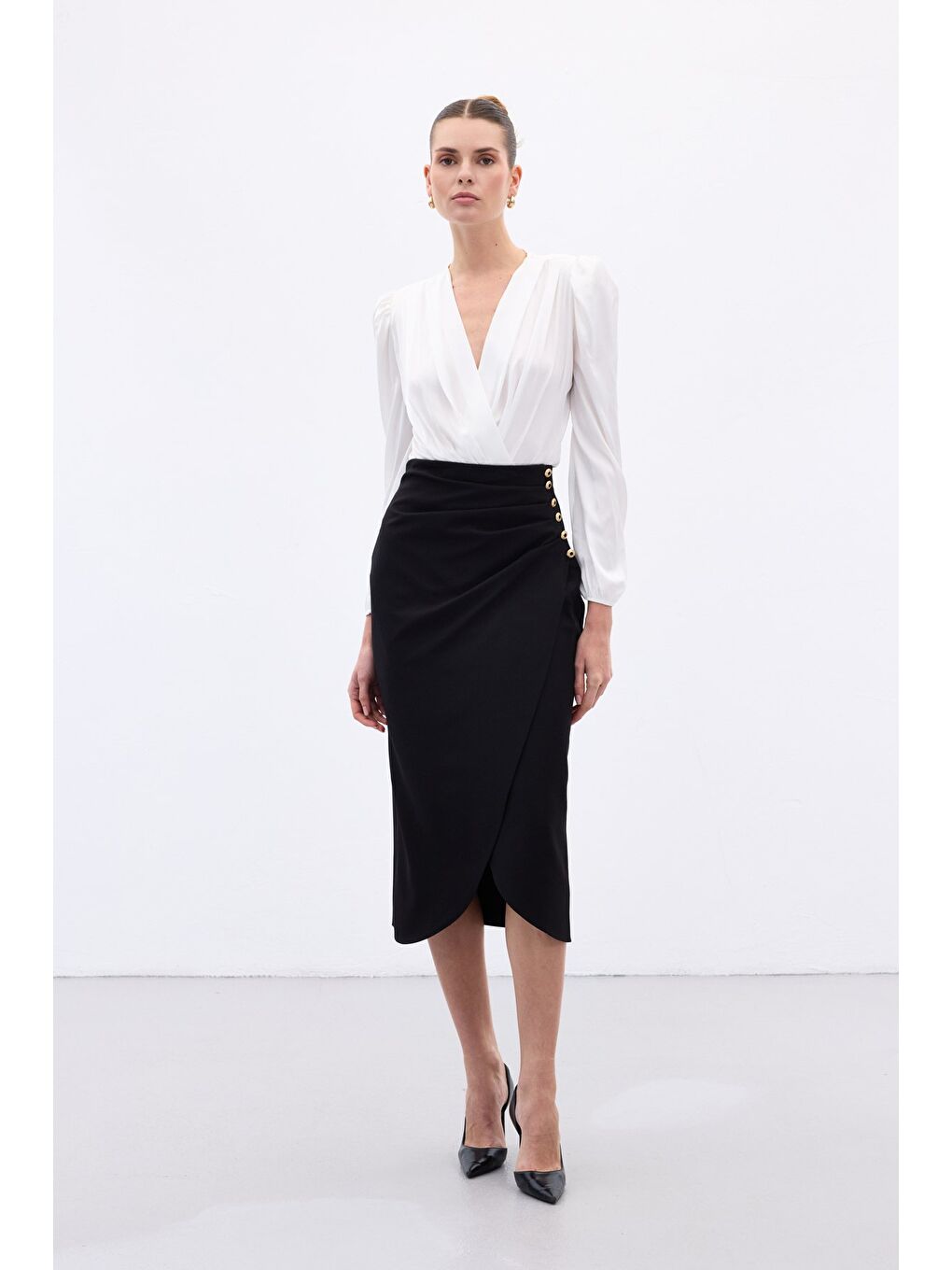 Düğme Detaylı Kalem Etek - Siyah-1