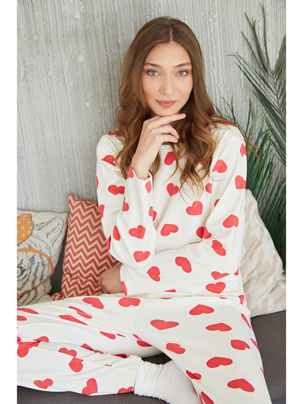 Ekru Puantiye Desenli Bisiklet Yaka Pijama Takımı