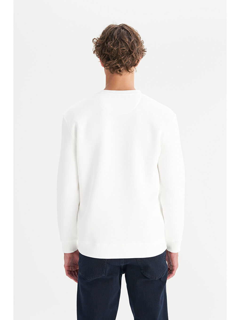 Beyaz Pamuklu Regular Fit Normal Kesim Bisiklet Yaka Logo Detaylı Sweatshirt-4