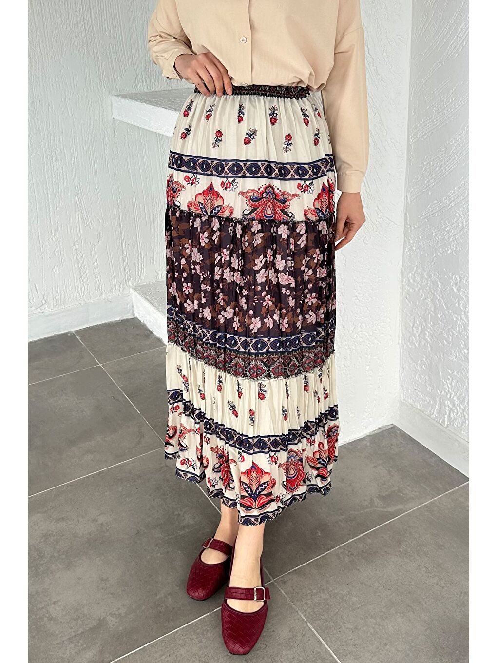 Ekru Bel Lastikli Desenli Şifon Tesettür Etek-3