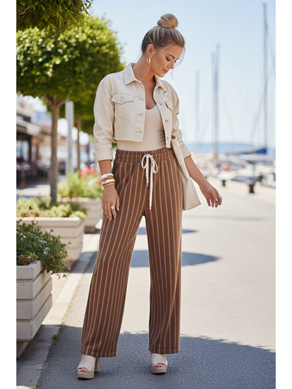 Kahverengi Sütlü Kahve Çizgili Kalın Lastikli Ve Bağlamalı Bel Geniş Paça Casual Dokuma Pantolon 105 55-4