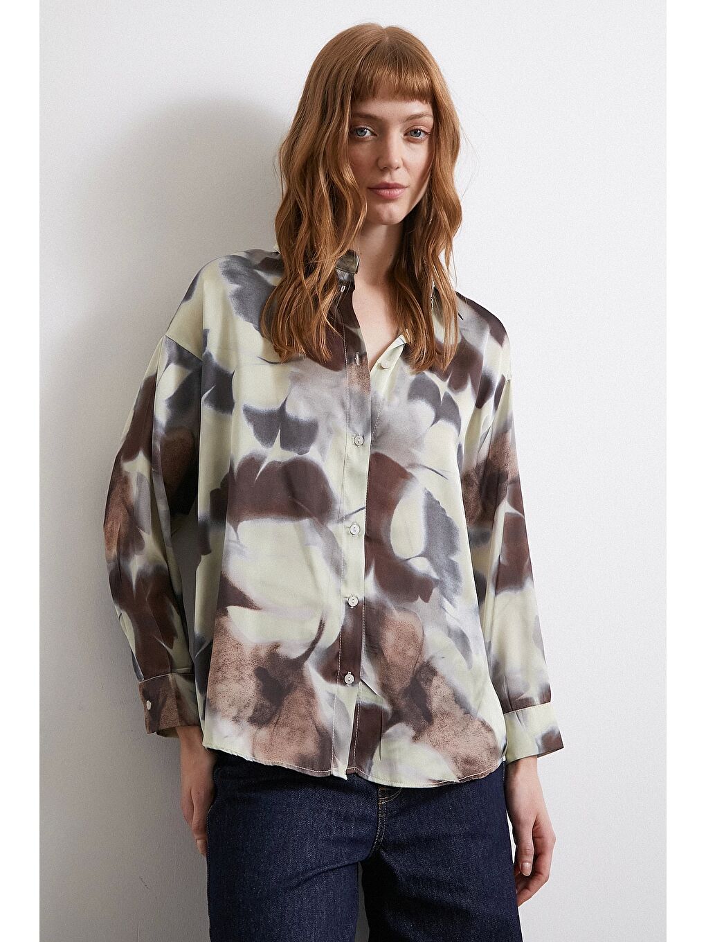 Karışık Batik Desen Saten Gömlek Kahve-2