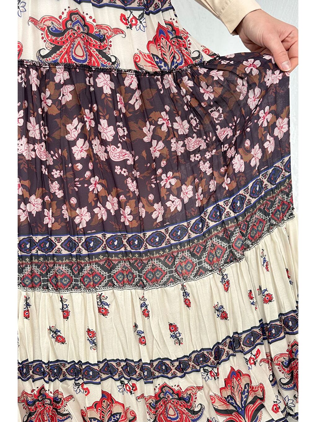 Ekru Bel Lastikli Desenli Şifon Tesettür Etek-7