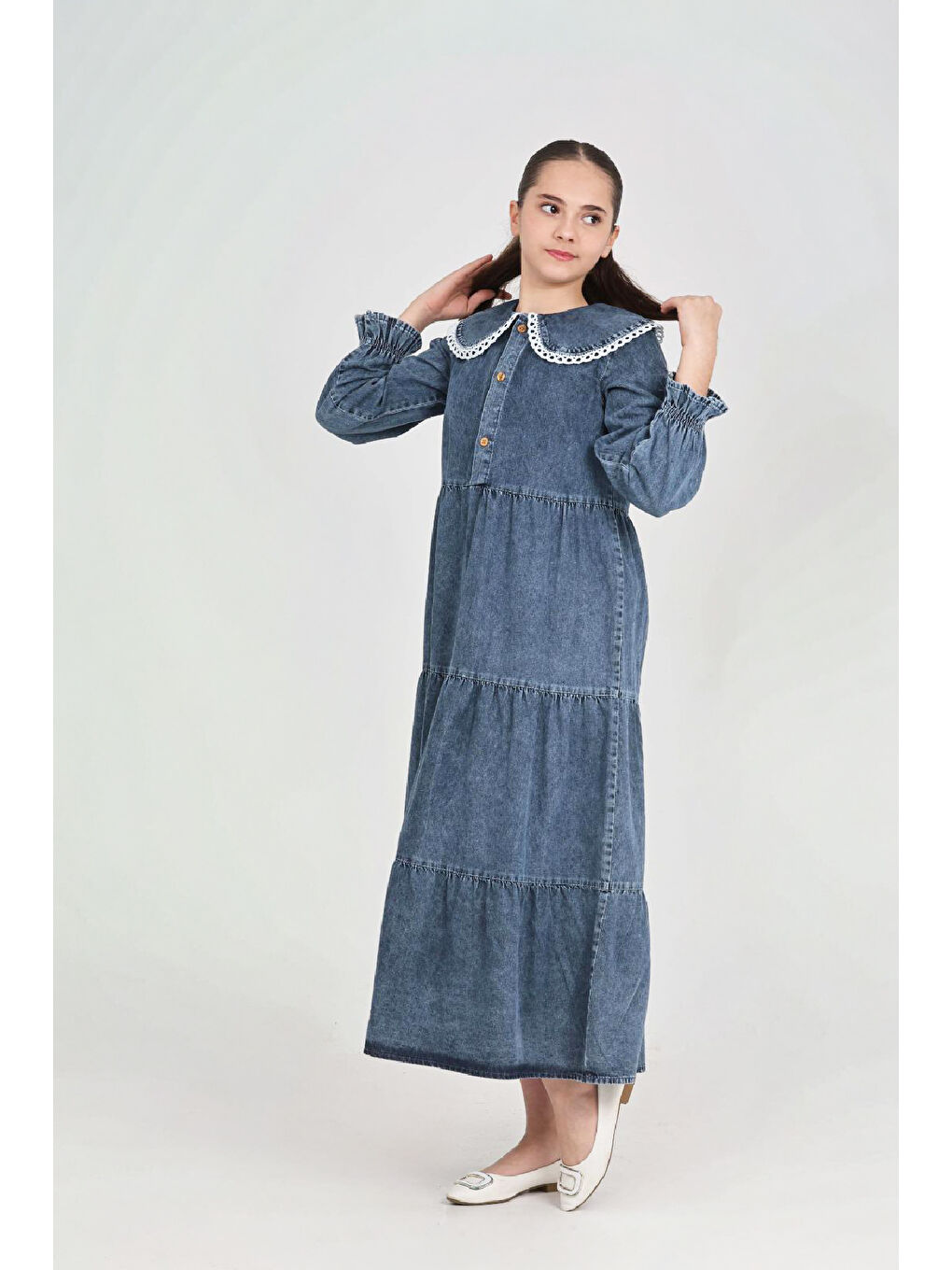 Mavi Kız Çocuk Geniş Yakalı ve Yaka Uçları Dantel Detaylı Uzun Jean Elbise 12468-2
