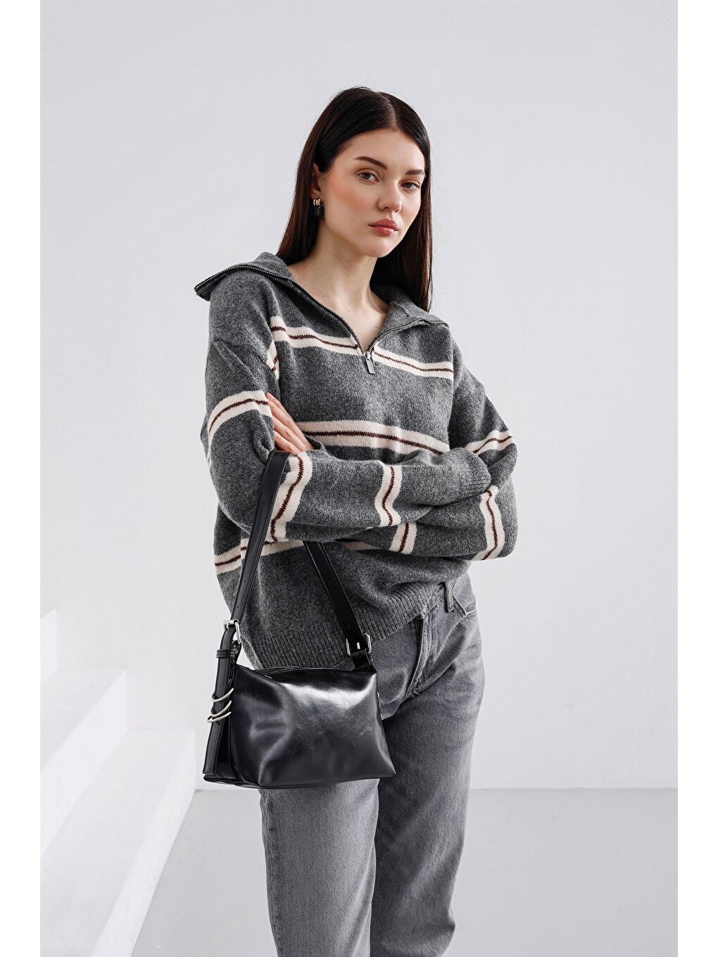 Loop Halka Detaylı Baget Çanta Siyah-3