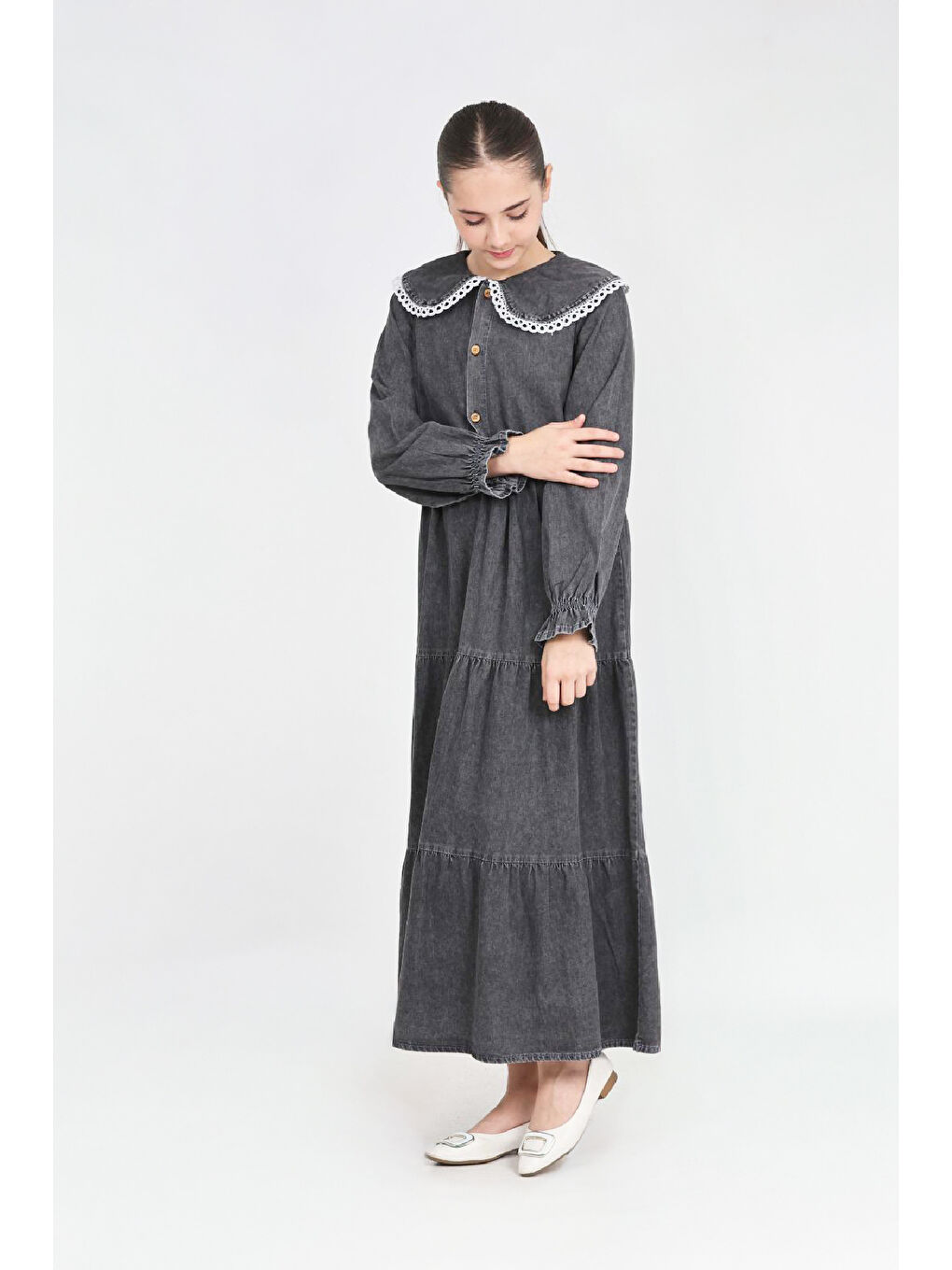 Siyah Kız Çocuk Geniş Yakalı ve Yaka Uçları Dantel Detaylı Uzun Jean Elbise 12468-3