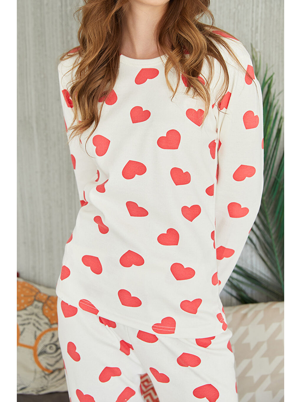 Ekru Puantiye Desenli Bisiklet Yaka Pijama Takımı-3