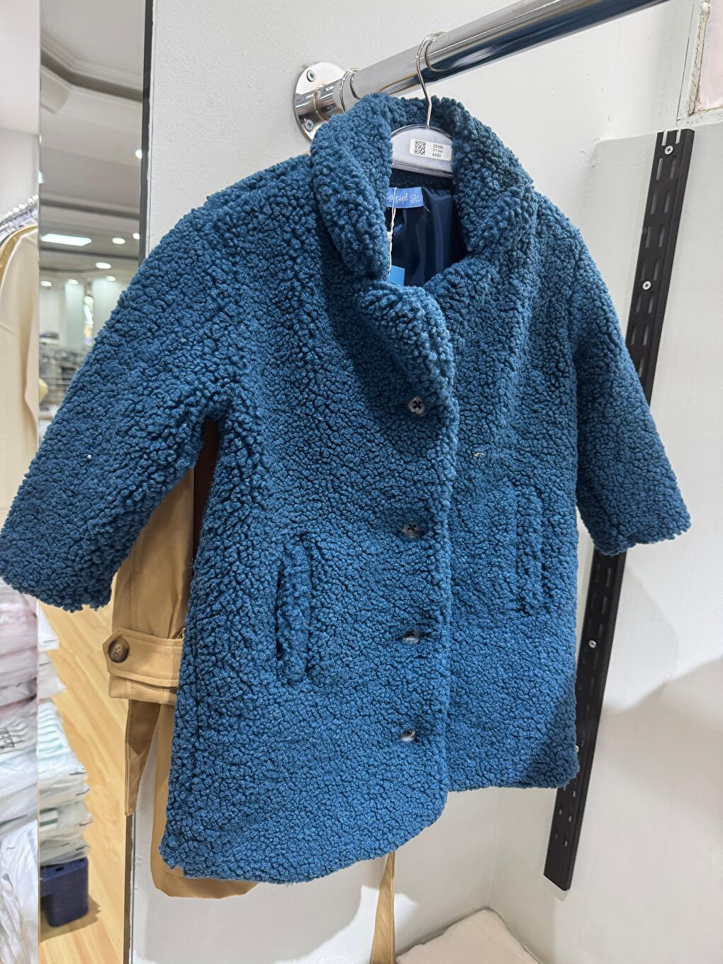 Kız Çocuk Pamuklu Mavi Pelüş Kürk Mont - Düğmeli, Yumuşak Dokulu, Astarlı-3