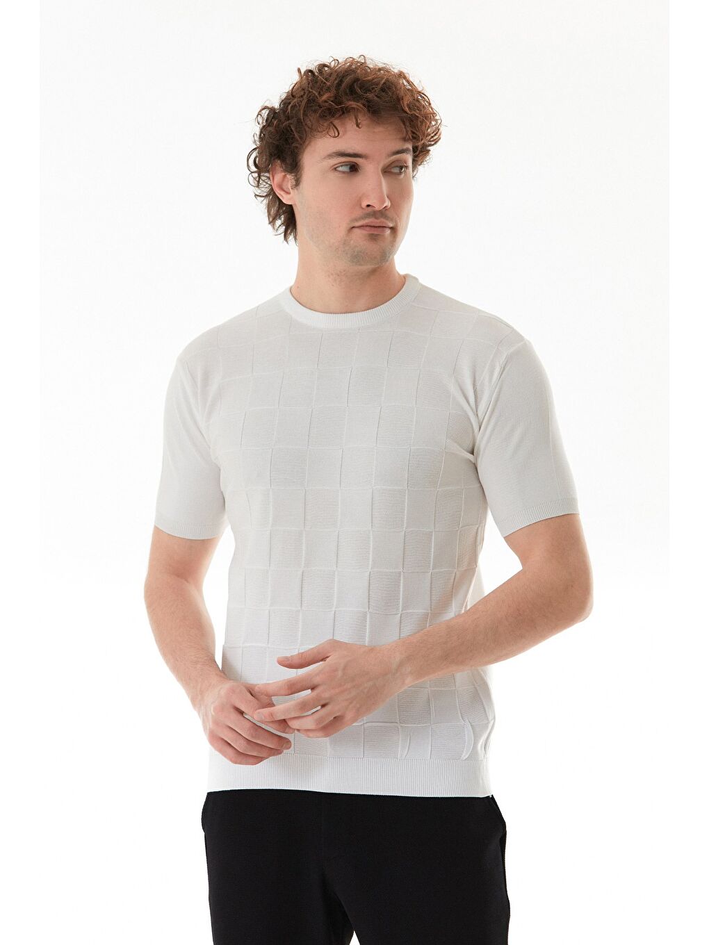 Beyaz Dama Desenli Triko Tişört-4