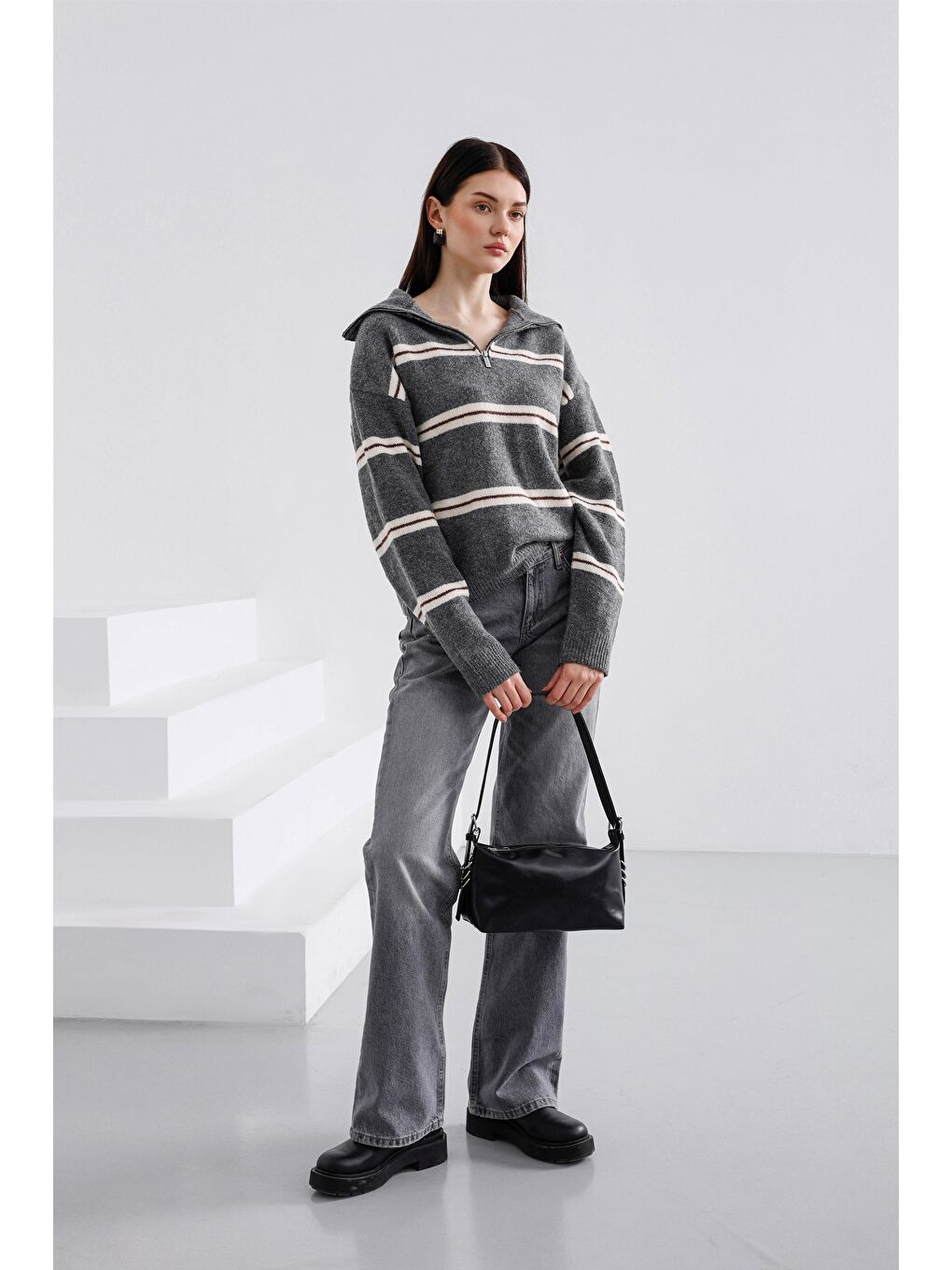 Loop Halka Detaylı Baget Çanta Siyah-5