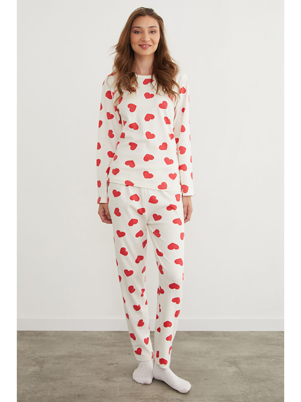 Ekru Puantiye Desenli Bisiklet Yaka Pijama Takımı-4