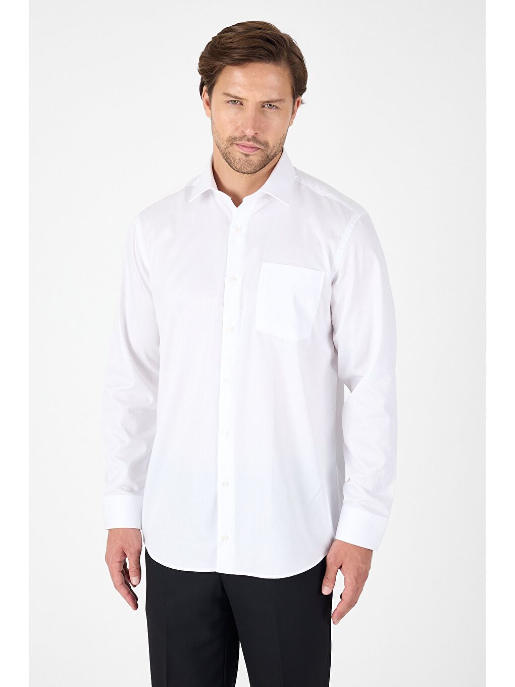 Beyaz Uzun Kol Sert Yaka Cepli Non Iron Comfort Fit Pamuklu Büyük Beden Gömlek 1004250268