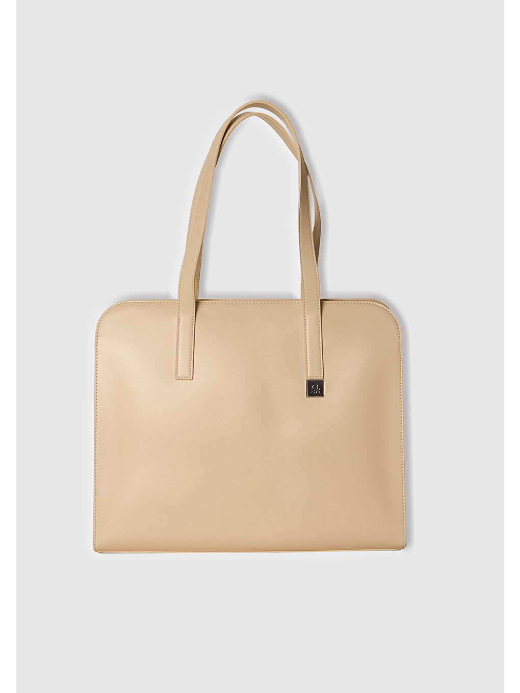 Bej Kadın Taş Rengi Logo Detaylı Metal Plakalı Fermuarlı Geniş Tote Çanta