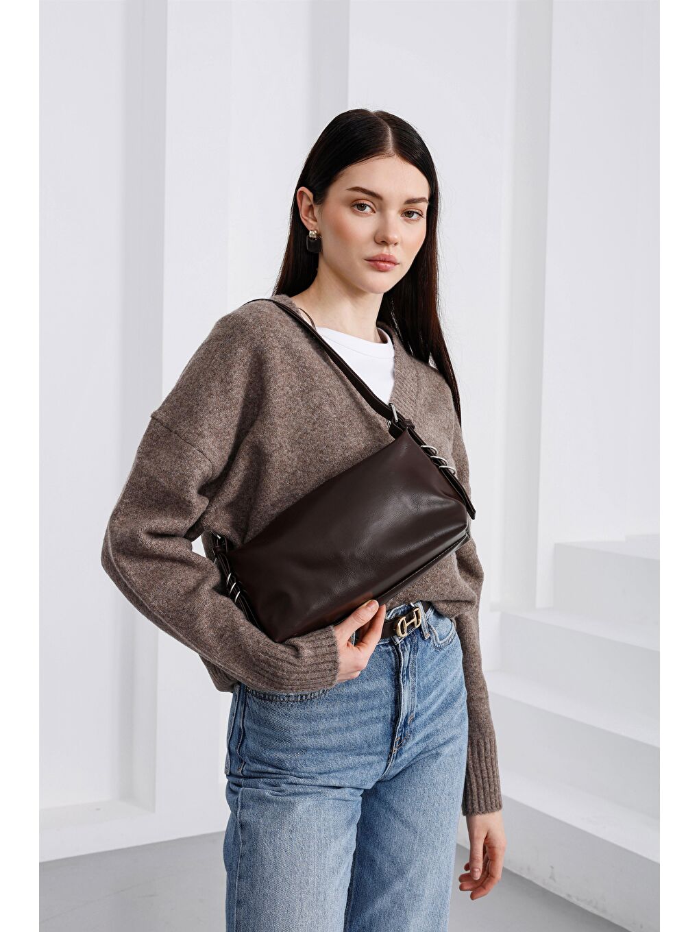 Kahverengi Loop Halka Detaylı Baget Çanta Kahve-4