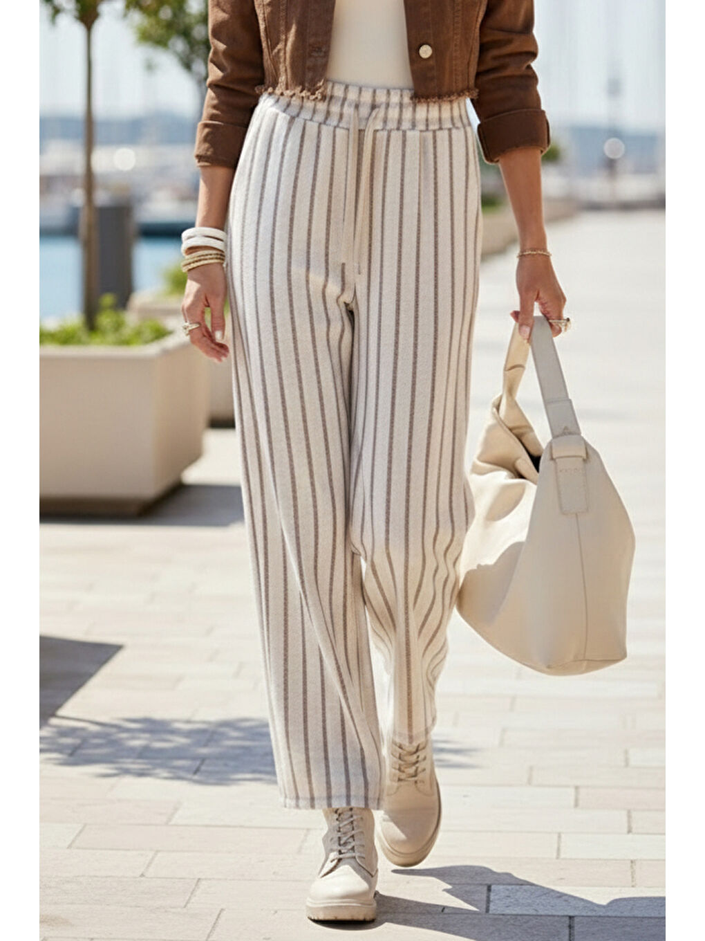 Bej Çizgili Kalın Lastikli Ve Bağlamalı Bel Geniş Paça Casual Dokuma Pantolon 105 55
