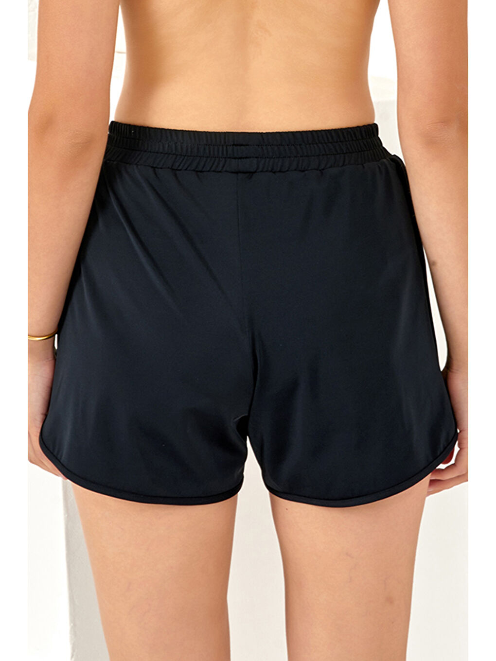 Kadın Havuz Deniz Beli Büzgülü Yırtmaçlı Şort 4412 Siyah01-2
