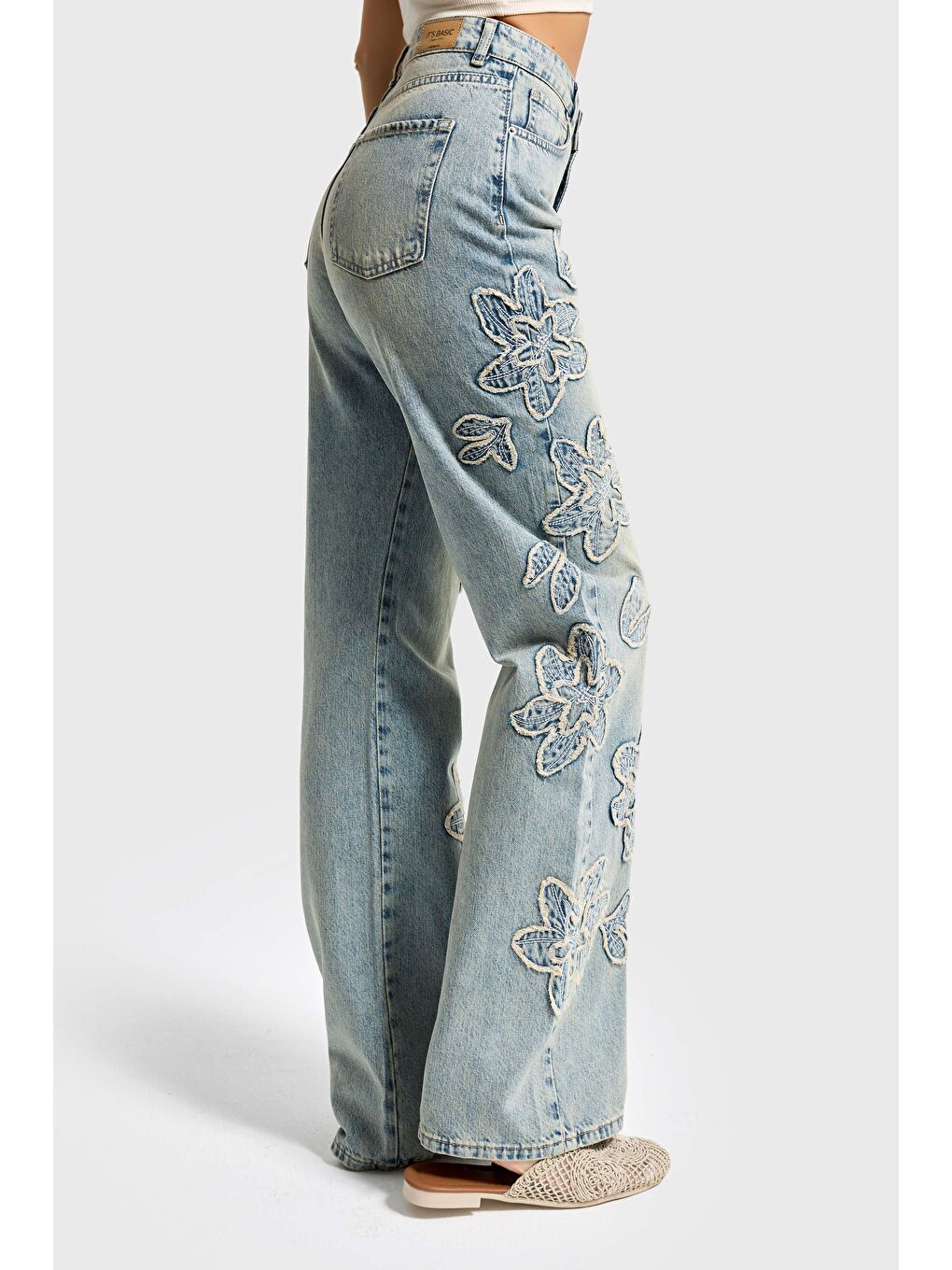 Mavi Kadın Jean Rengi 4s6-67 Straight Fit Yüksek Bel Nakış Detaylı Özel Tasarım Denim Jean-1