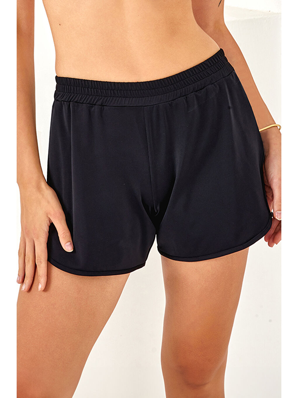 Kadın Havuz Deniz Beli Büzgülü Yırtmaçlı Şort 4412 Siyah01-4