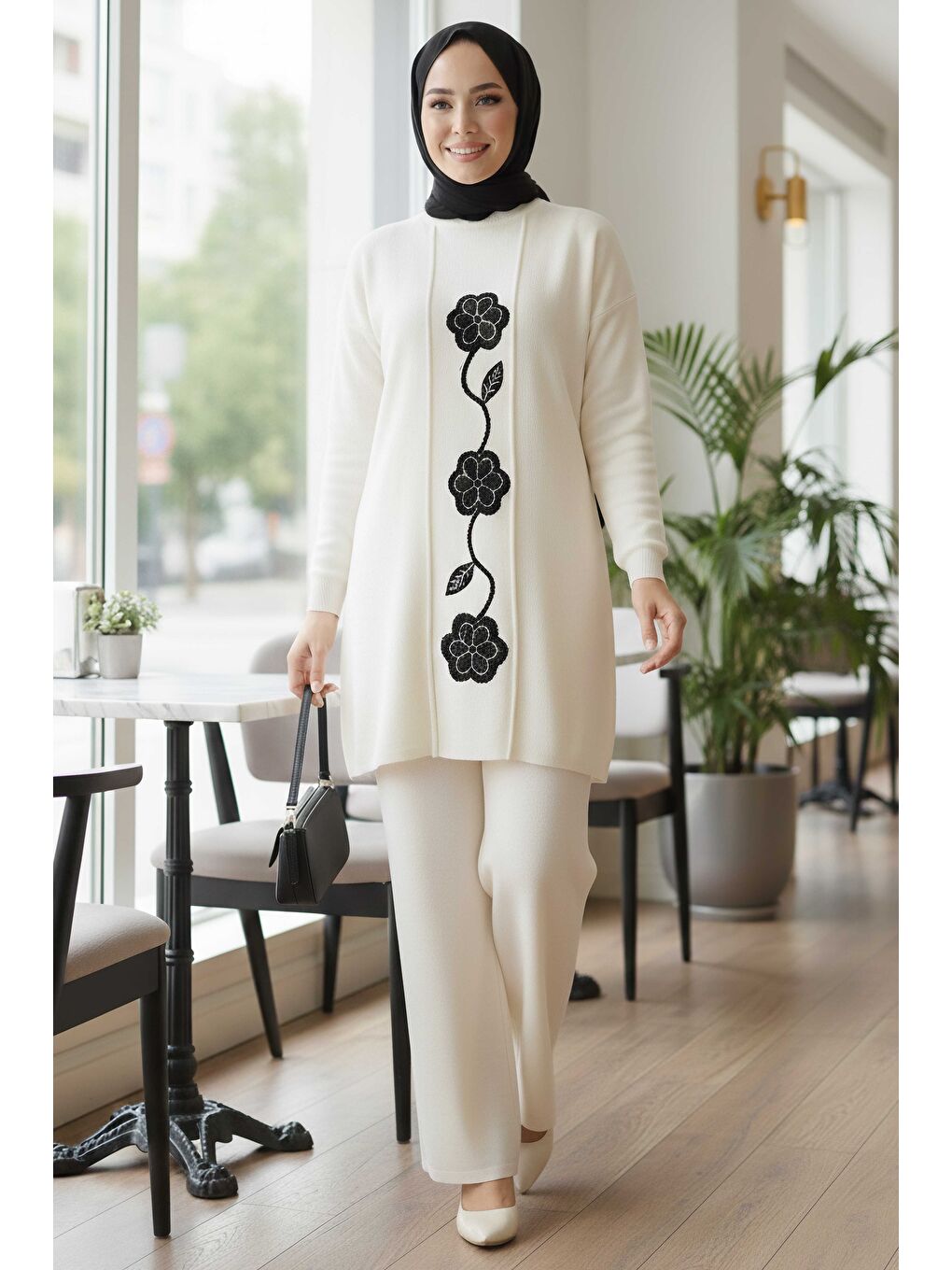 Ekru Çiçek Pul Detaylı Triko İkili Takım Krem - 28126-KREM-1