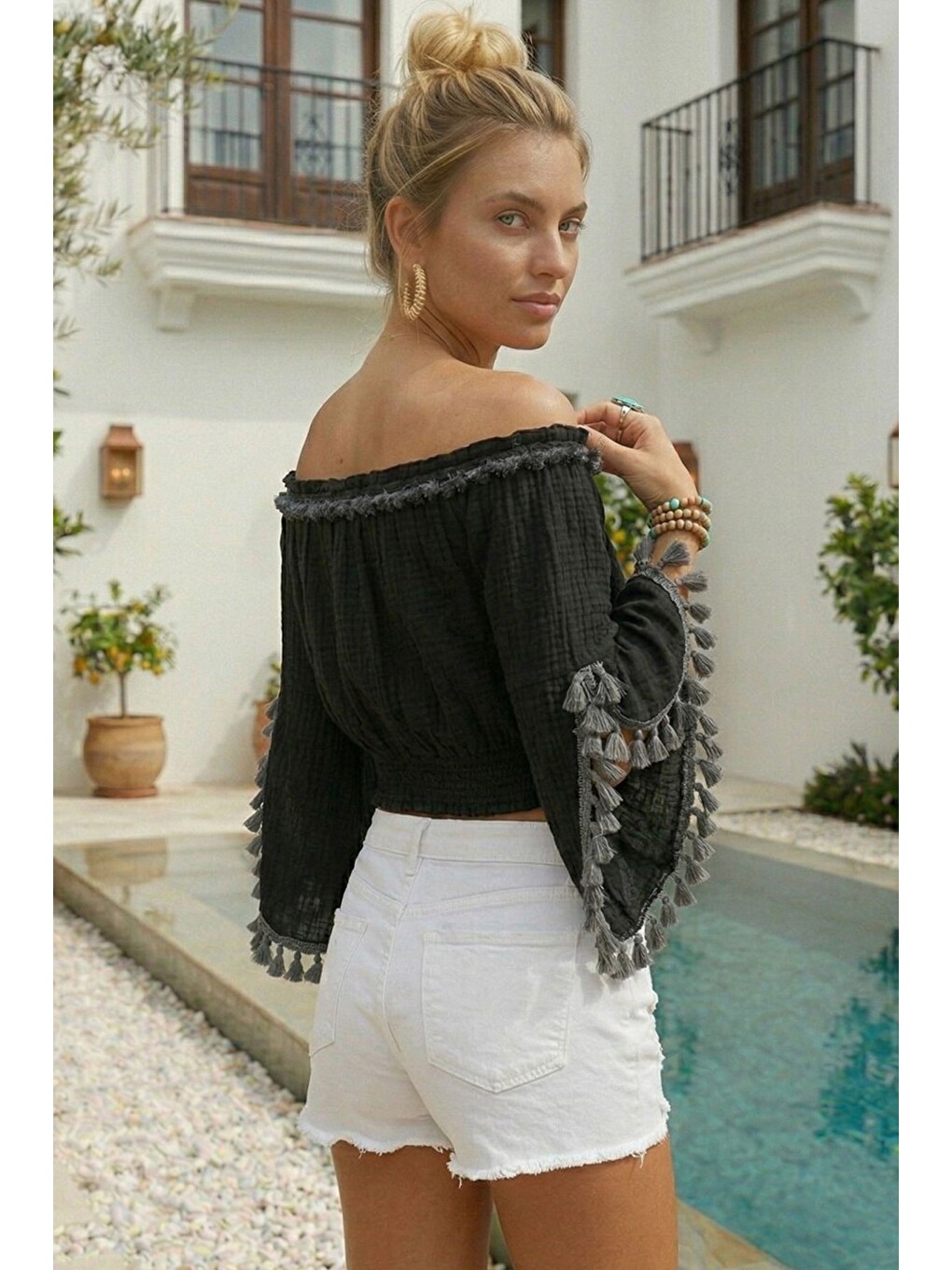 Siyah Carmen Yaka İspanyol Kol Püsküllü Lastikli Bel Casual Müslin Crop Dokuma Bluz 35 55-5