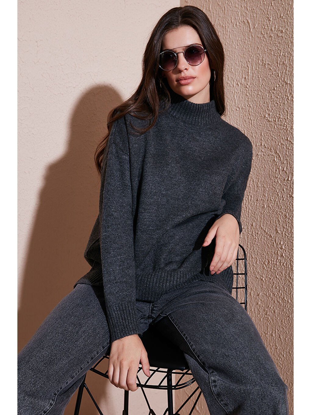 Antrasit Premium Oversize Fit Balıkçı Yaka Yumuşak Dokulu Triko Kazak 680KZ00469