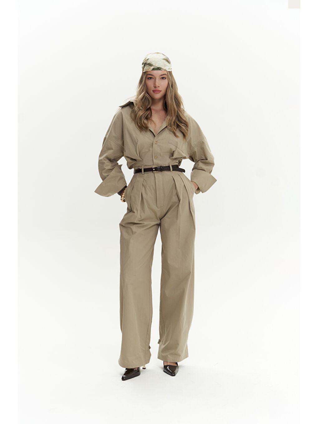 Bej Olney Kemer Detay Uzun Taş Tulum