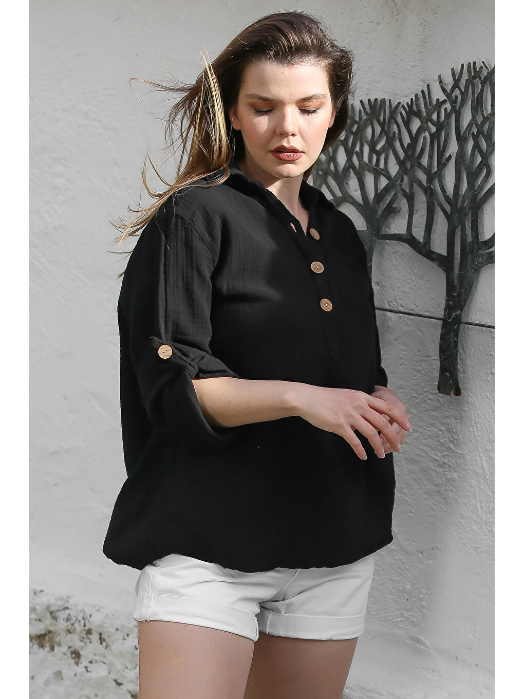 Siyah Gömlek Yaka Düğmeli Uzun Kollu Cepli Casual Müslin Arkası Uzun Dokuma Bluz 70 66-5