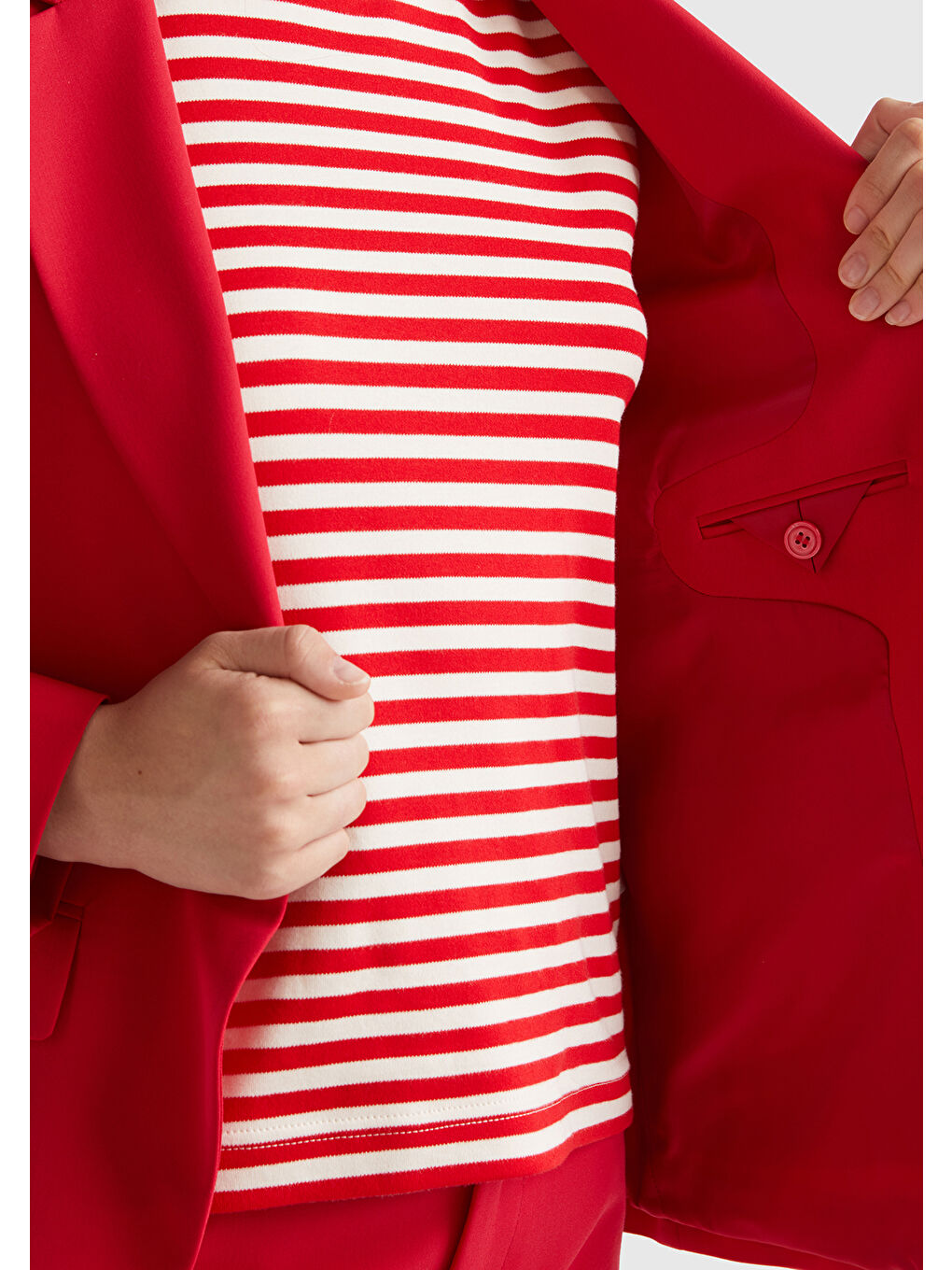 Kadın Kırmızı Poliviskoz Tek Düğmeli Kırlangıç Yaka Blazer Ceket-3