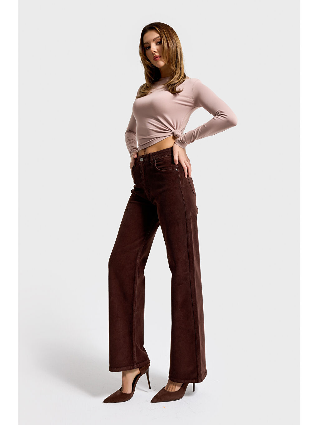 Kahverengi Kadın Koyu Kahve 29w5-16 Straight Cropped Fit Elastan Velvet Kadife Kumaş Pantolon-4