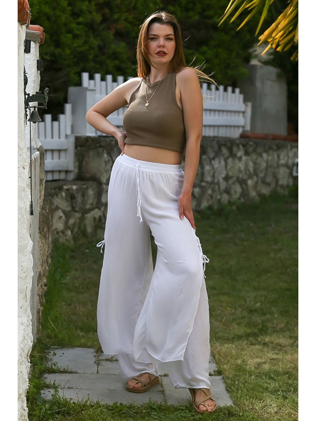 Beyaz İnce Astarlı Yanları Bağlamalı Lastikli Ve Bağlamalı Bel Geniş Paça Dokuma Pantolon 110 58-1