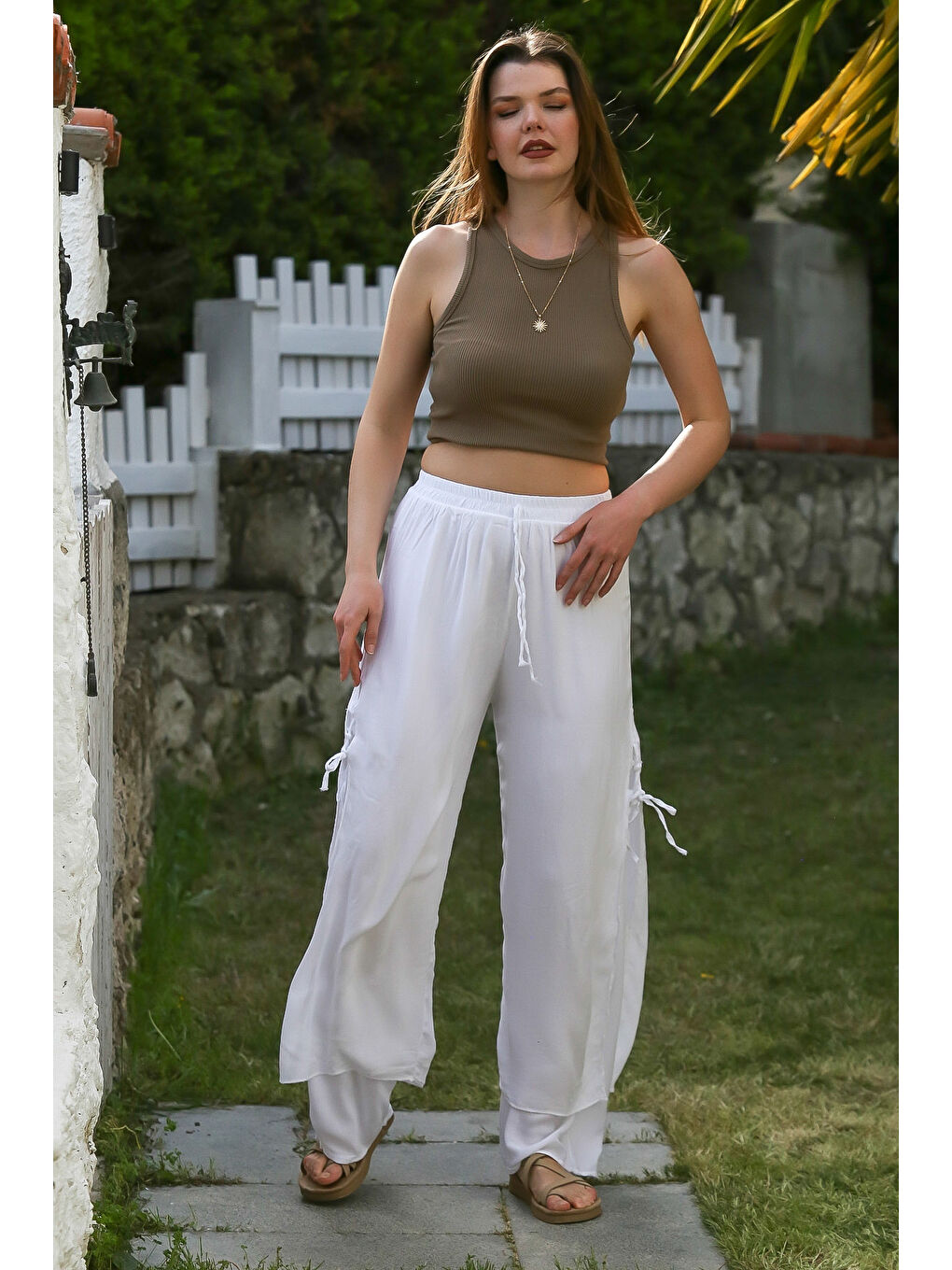 Beyaz İnce Astarlı Yanları Bağlamalı Lastikli Ve Bağlamalı Bel Geniş Paça Dokuma Pantolon 110 58-2