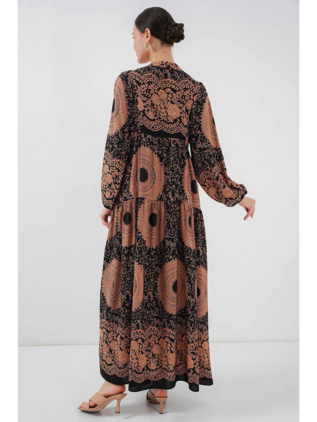 Kahverengi 2423 Otantik Desenli Tesettür Elbise - Siyah - Taba-4